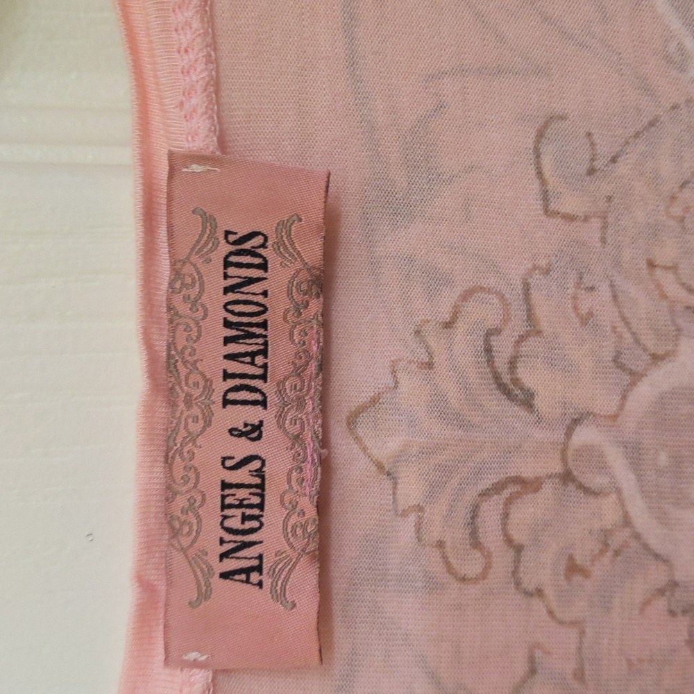 Pink distressed t-shirt - Picture 2 of 3